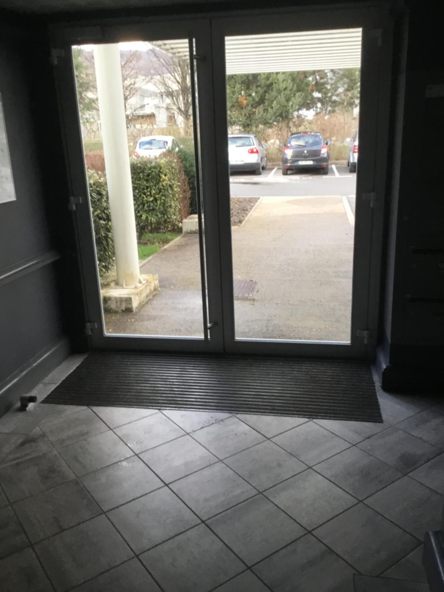 L Edelweiss Et Sa Piscine Apartment Albertville Luaran gambar